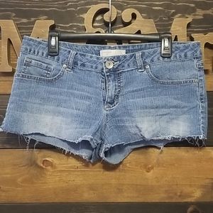 No boundaries shorts